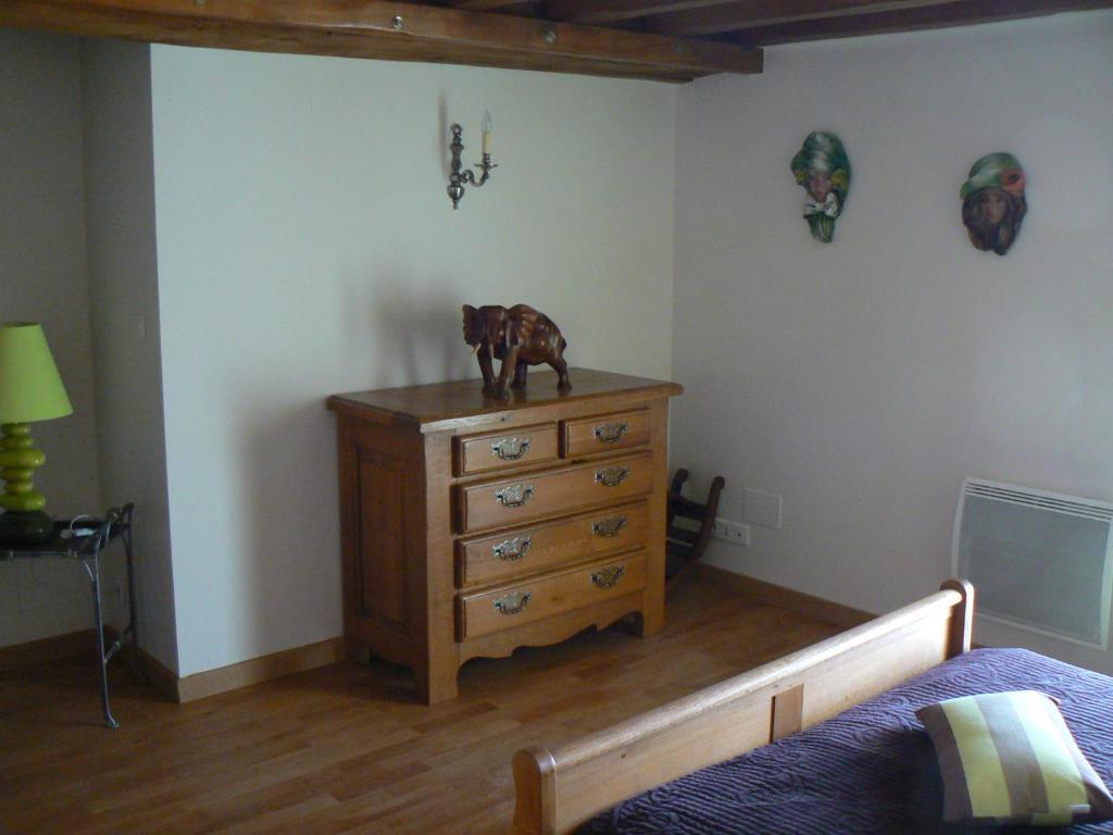Le Manoir Des Chapelles Bed & Breakfast Venoy Bilik gambar